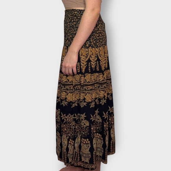 Vintage 90s Carole Little For Saint-Tropez West, Black & Gold Fit & Flare Skirt - Picture 5 of 7